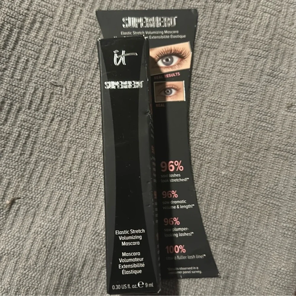 IT Cosmetics Black Superhero Mascara Volumizing Lengthening